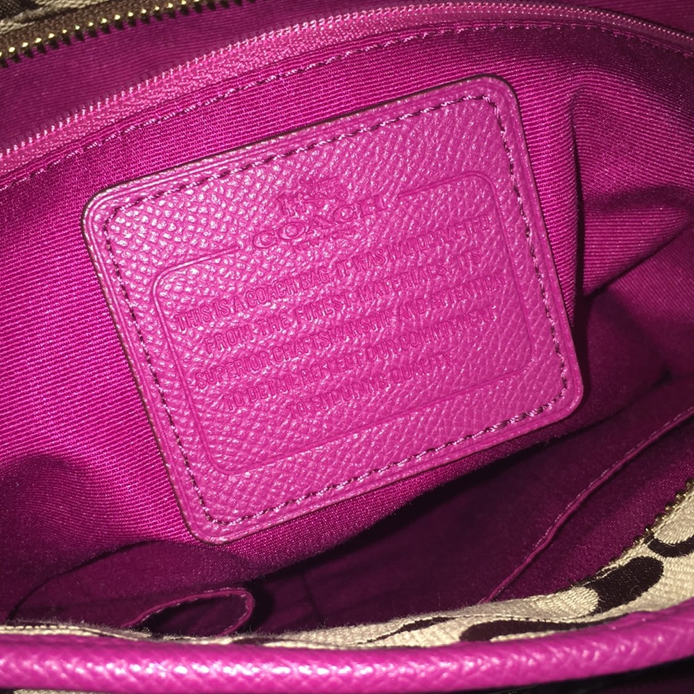 COACH PURSEπ!! - Picture 6 of 8